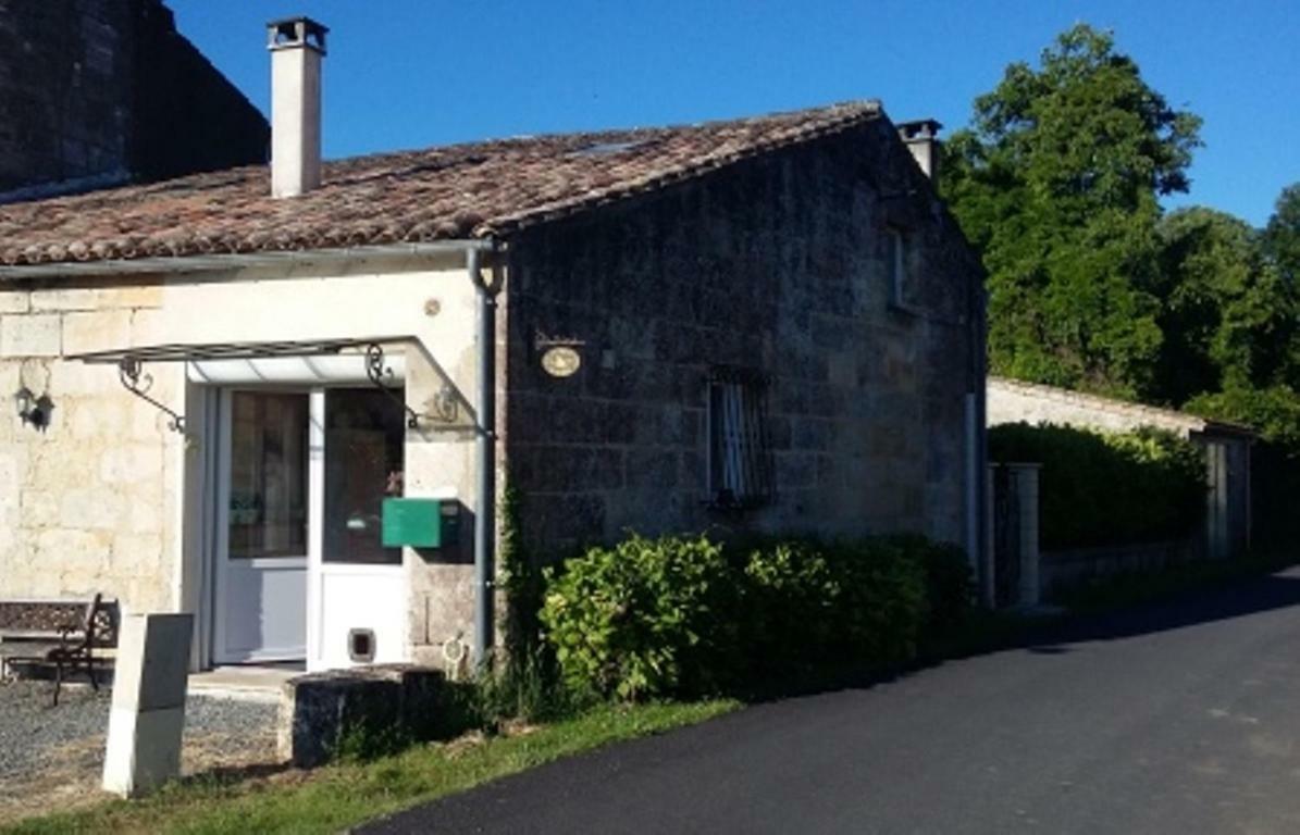 La Petite Auberge Comps  Exterior photo